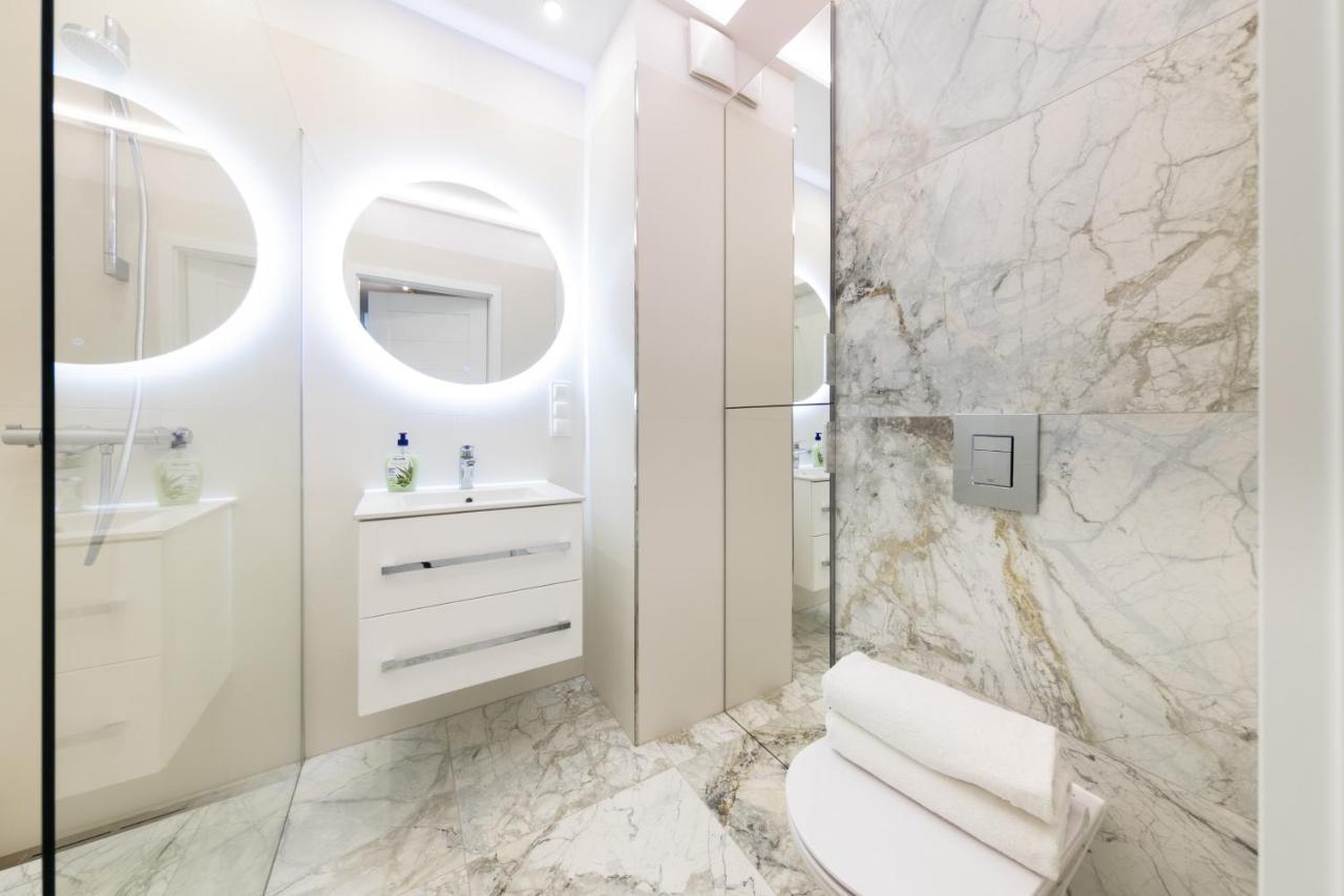 Apartament Luxury Two-Bedroom Białystok Esterno foto